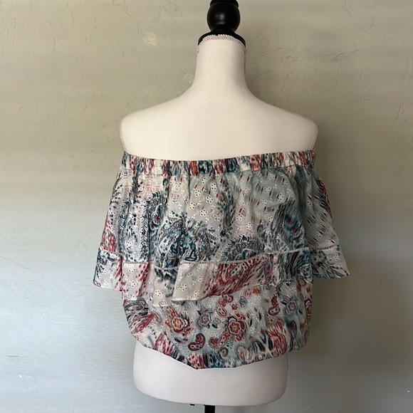 On The Road Eyelet Off-Shoulders Top Size L - Picture 2 of 6